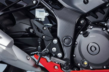 Visa detaljer för RAMSKYDDSFOLIE, KOLFIBERLOOK GSX-S750 Bild på RAMSKYDDSFOLIE, KOLFIBERLOOK GSX-S750