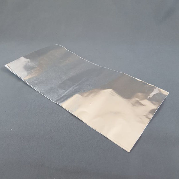 Bild på Värmeskydd självhäft. 30x15 cm
