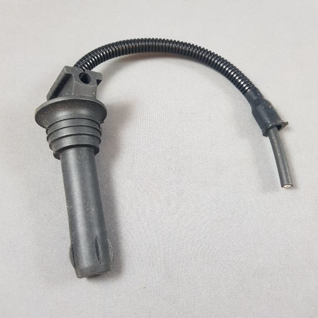 Bild på WIRE,SPARK PLUG-W/CAP