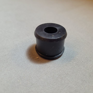 Visa detaljer för BUSHING, MUFFLER Bild på BUSHING, MUFFLER