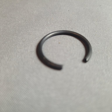Visa detaljer för CIRCLIP,HALFSHAFT-INTERNAL Bild på CIRCLIP,HALFSHAFT-INTERNAL