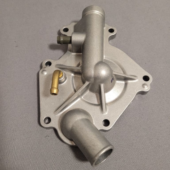 Bilde av 17410-95B00 COVER ASSY WATER