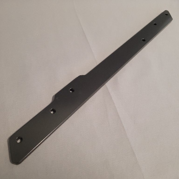 Bild på PLATE,RAIL BRACE-HCR-PTD BLK