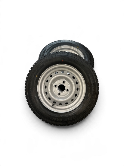 Bild på Vinterdäck/fälg Dubb 155/80 x 13C Bultmönster 4x100
